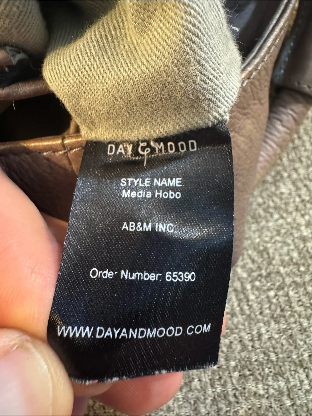 Day & Mood hobo bag crafted washed distressed leather taupe/grey shade - Picture 12 of 15